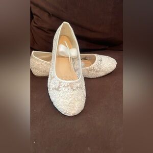 Lace-Embellished White Ballet Flats for Women